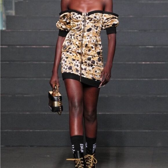 H&M x Moschino TV Mini Gold Black Dress Chain Print Size 0 - Picture 4 of 15